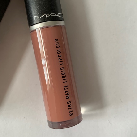 MAC liquid lipstick NEW - Picture 2 of 2